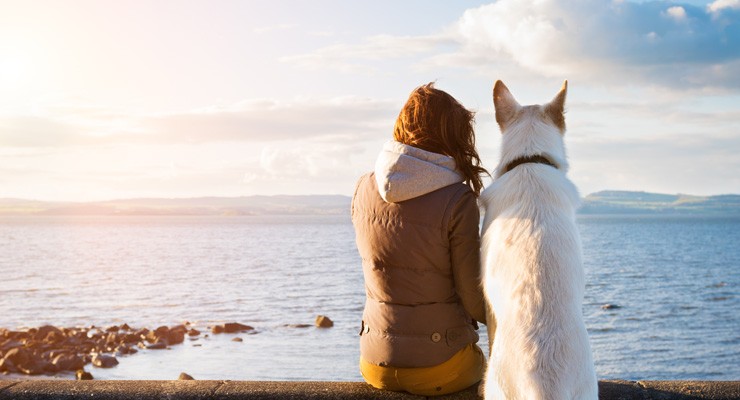 0465_501253466 image of woman with her dog